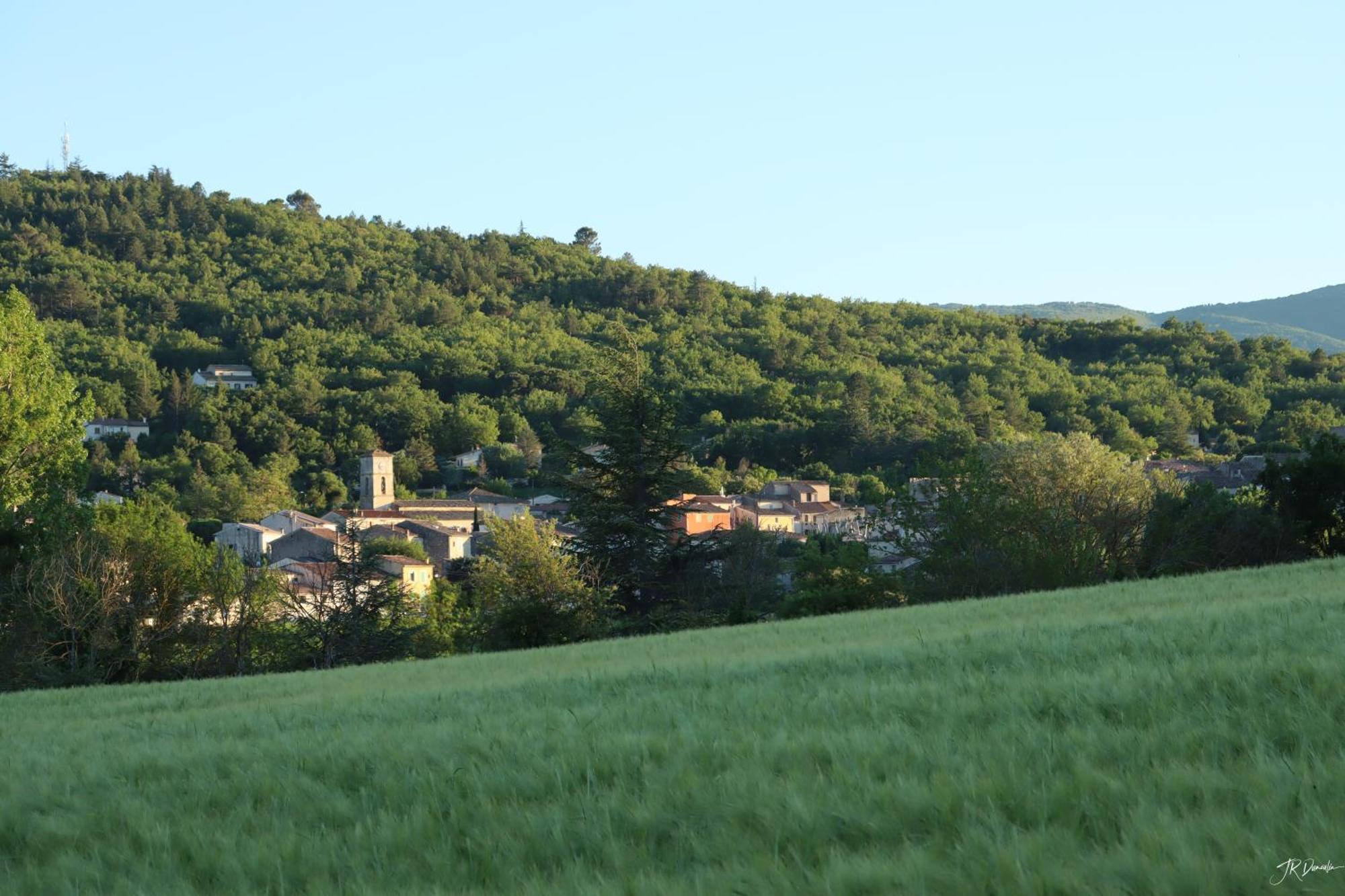 Studio Dans Le Luberon Cereste ภายนอก รูปภาพ