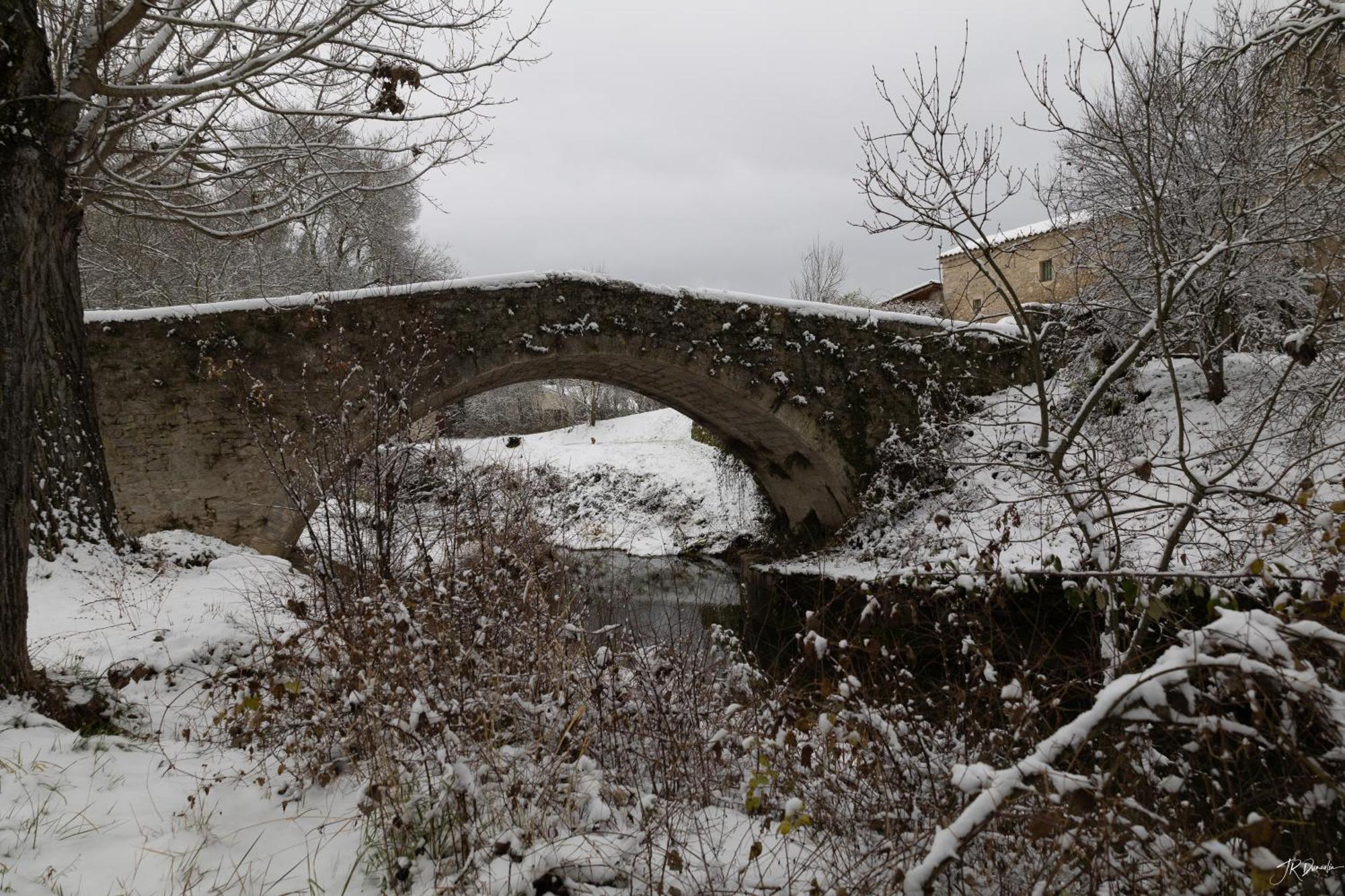 Studio Dans Le Luberon Cereste ภายนอก รูปภาพ