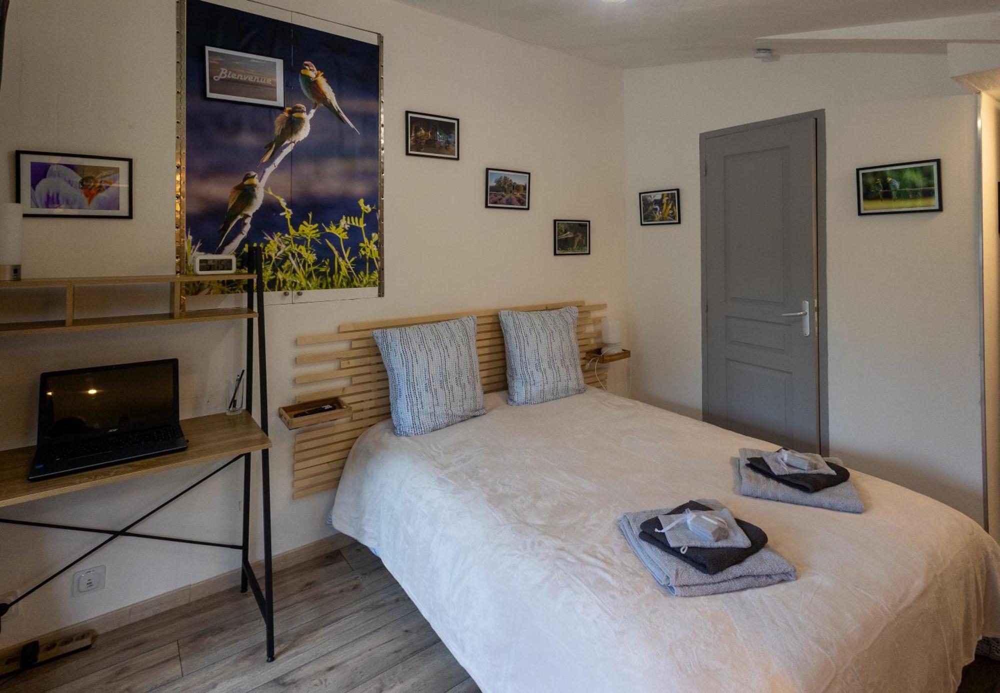 Studio Dans Le Luberon Cereste ภายนอก รูปภาพ