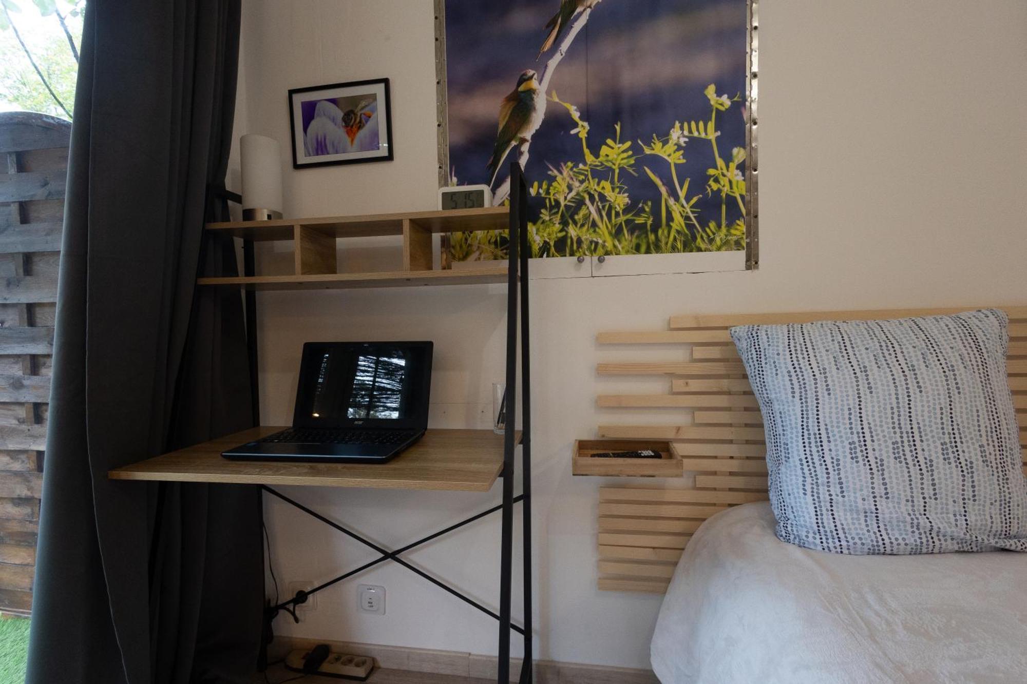 Studio Dans Le Luberon Cereste ภายนอก รูปภาพ